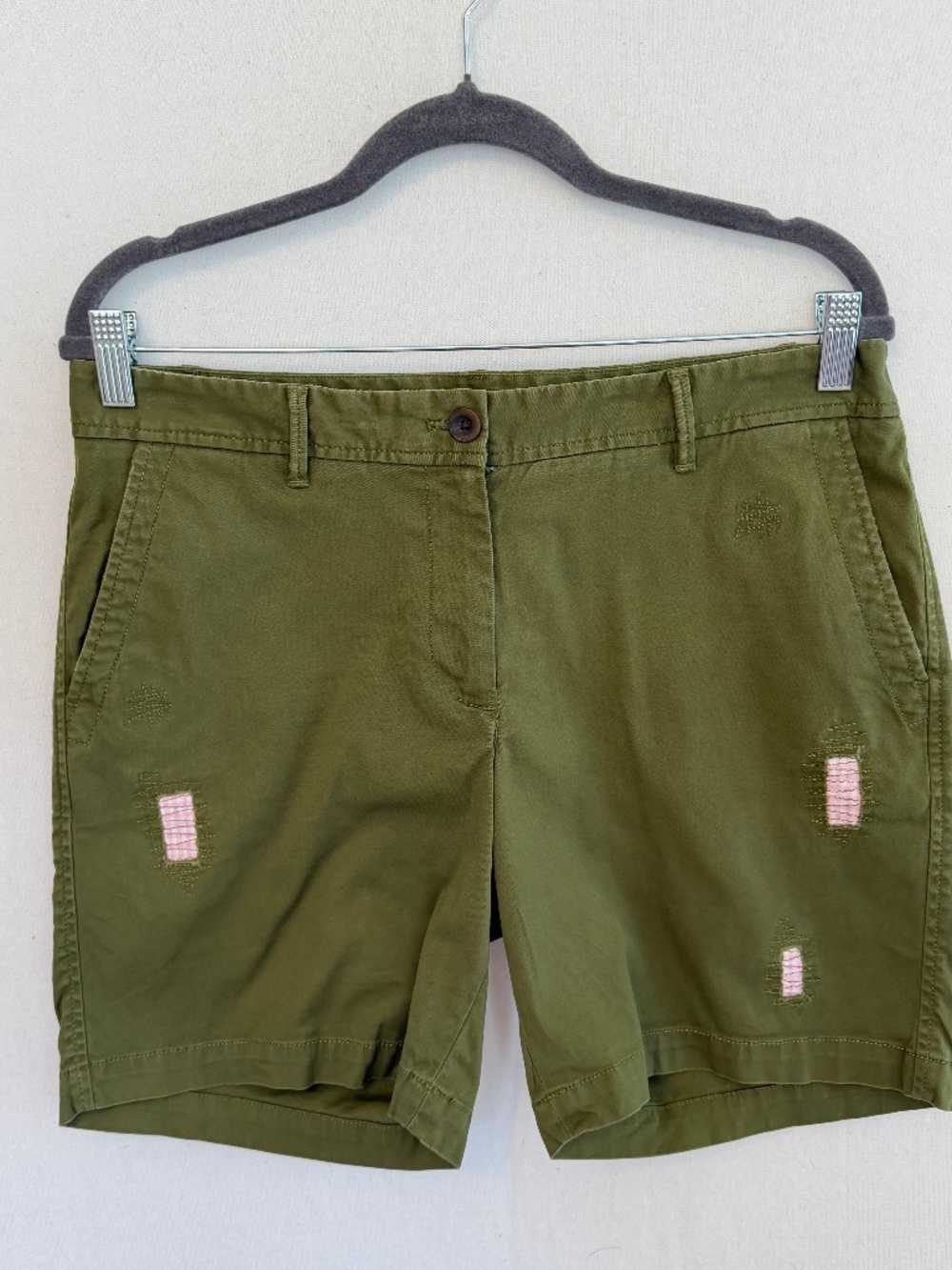 TALBOTS Women’s Size 8 Olive Distressed Girlfriend Chino Short 7 inch Inseam